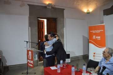 El PSOE rinde homenaje al exconcejal José Alcaraz/TA.